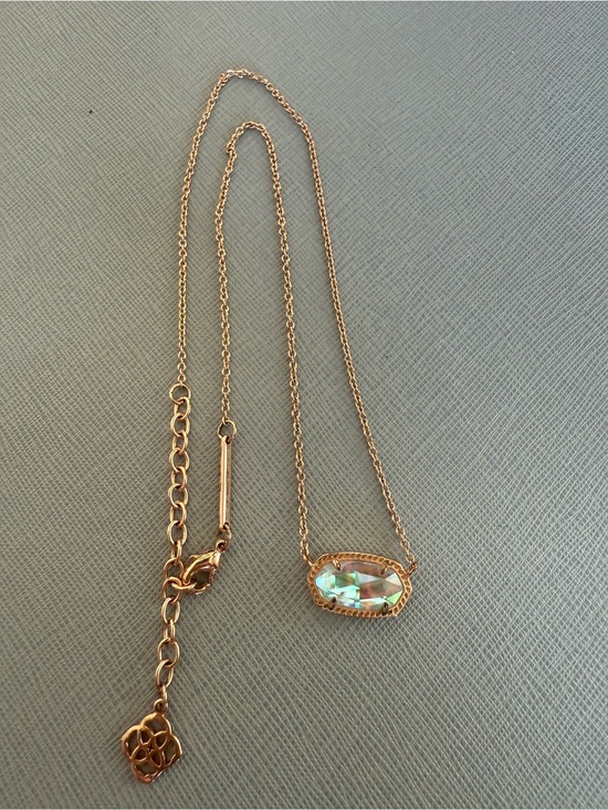 Kendra Scott Jewelry - Kendra Scott Elisa Rose Gold Pendant Necklace in Dichroic Glass